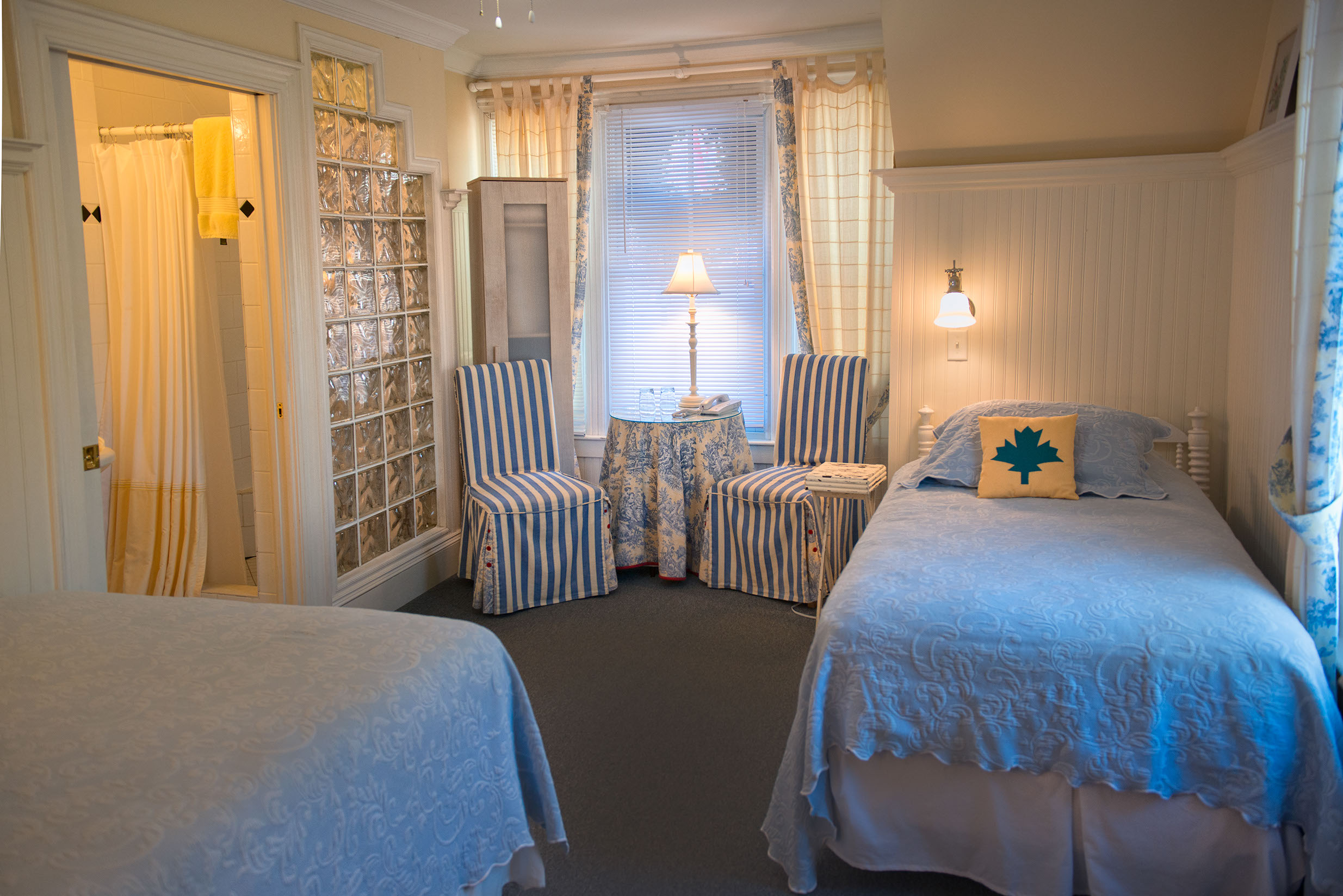 Room 1 Dunlop Inn Waterfront Property